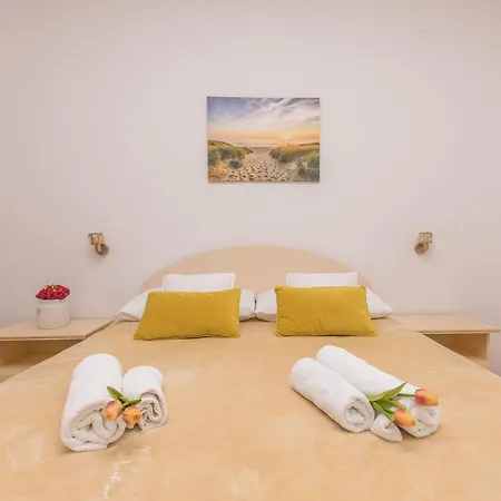 Lägenhet Garden By The Sea *