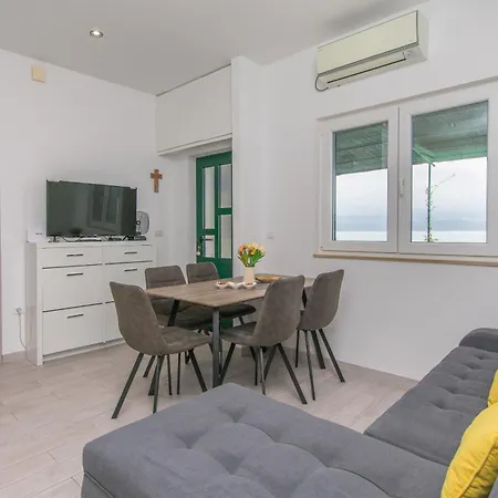 Lägenhet Garden By The Sea Celina