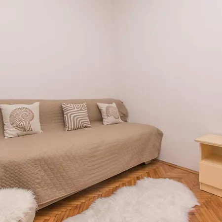 Lägenhet Garden By The Sea