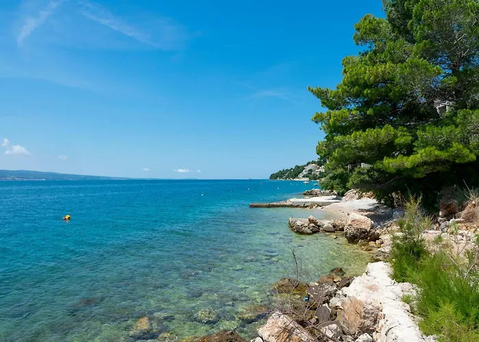 Garden By The Sea * Celina