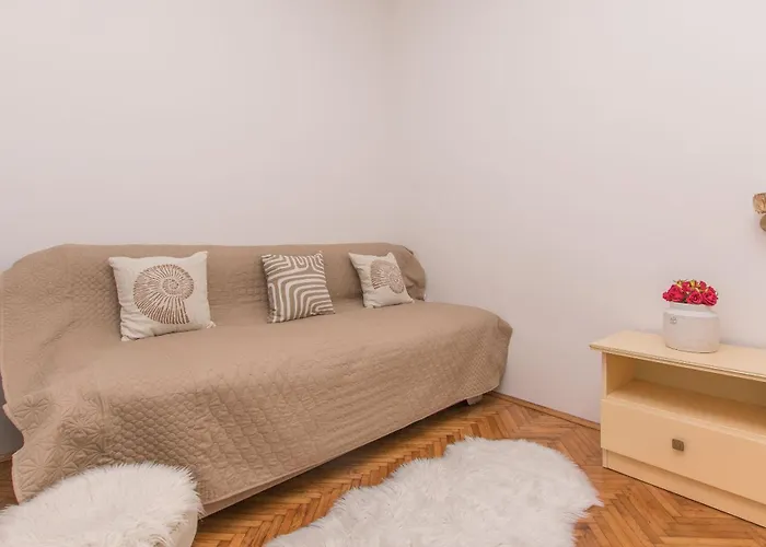 Lägenhet Garden By The Sea